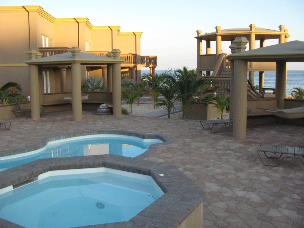 luxury vacation home rentals Cayman Islands